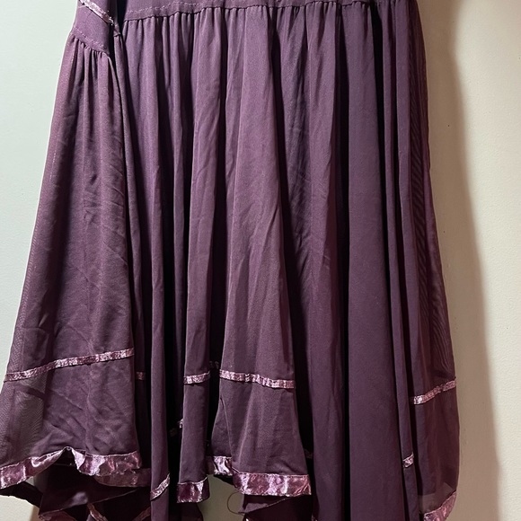 Ladies skirt - Picture 2 of 2
